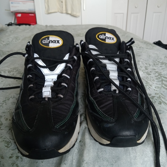 Nike Air Max 95 SE Windbreaker Size 7 (25cm) - Picture 2 of 5